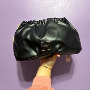 SMALL BLACK VICTORIA SECRET BAG